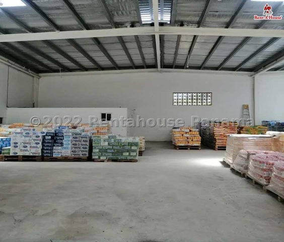 Prime Commercial Warehouse for Rent in Santiago